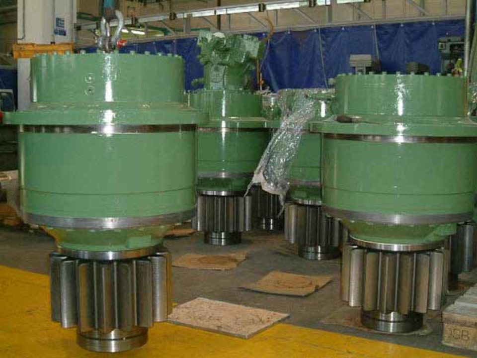 Helical drives for “TBM” (Tunnel boring machine) rotating head control for the construction of highway, railroad, subway, hydro-electric, and forced conduit tunnels.