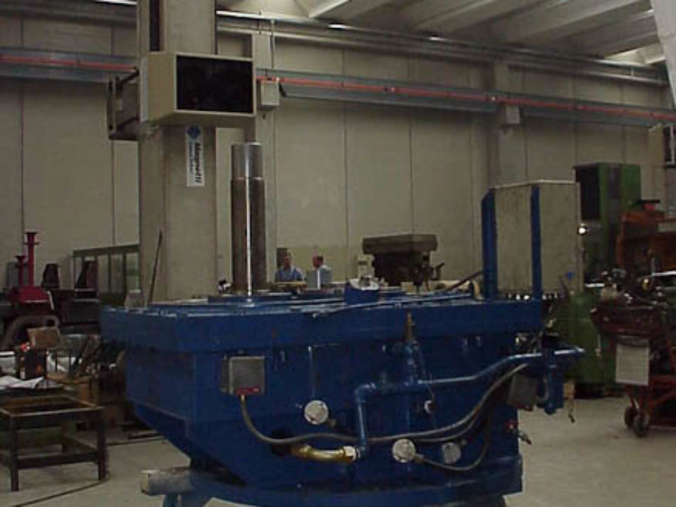 Übersetzungsgetriebe für ein Wasserkraftwerk (vertikale Achsen)
