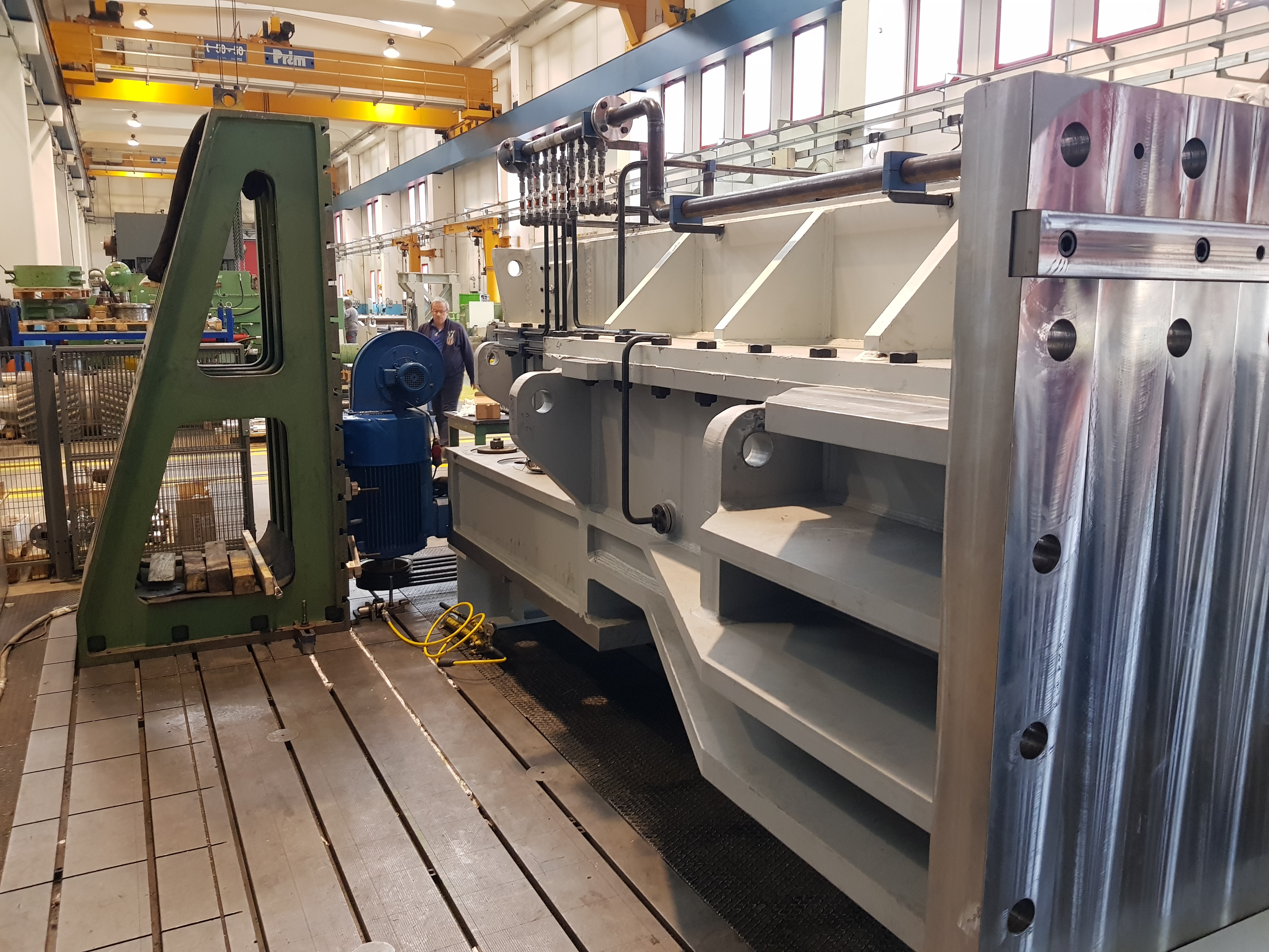 Engineering and construction of Edger drive gear reducer for hot ...